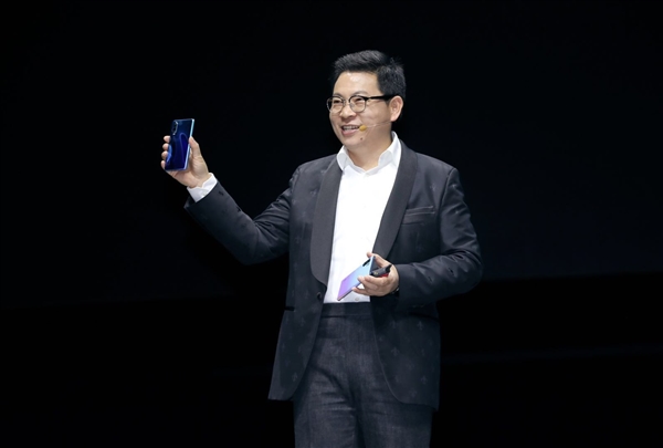 荣耀MagicOS 11内测全量增推！最高省60GB存储 安卓首发动态液态玻璃