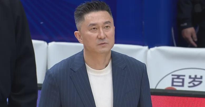 杜锋离任主教练,一个时代结束了